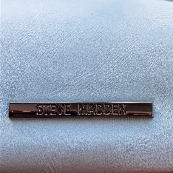 Used Steve Madden shoulder bag! - Picture 3 of 9